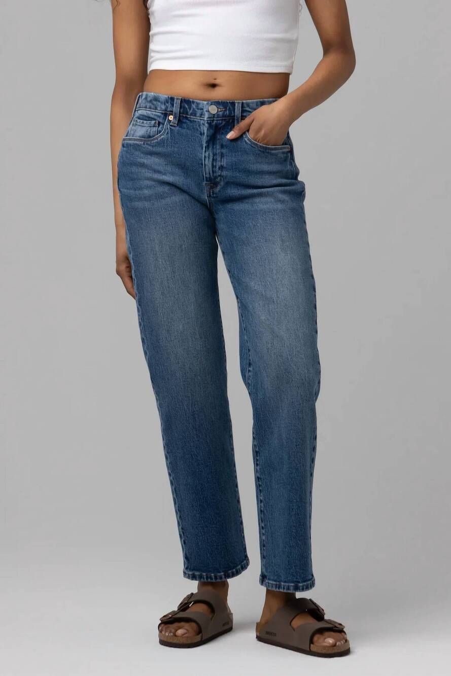 NEW BLANKNYC straight leg jeans in on track